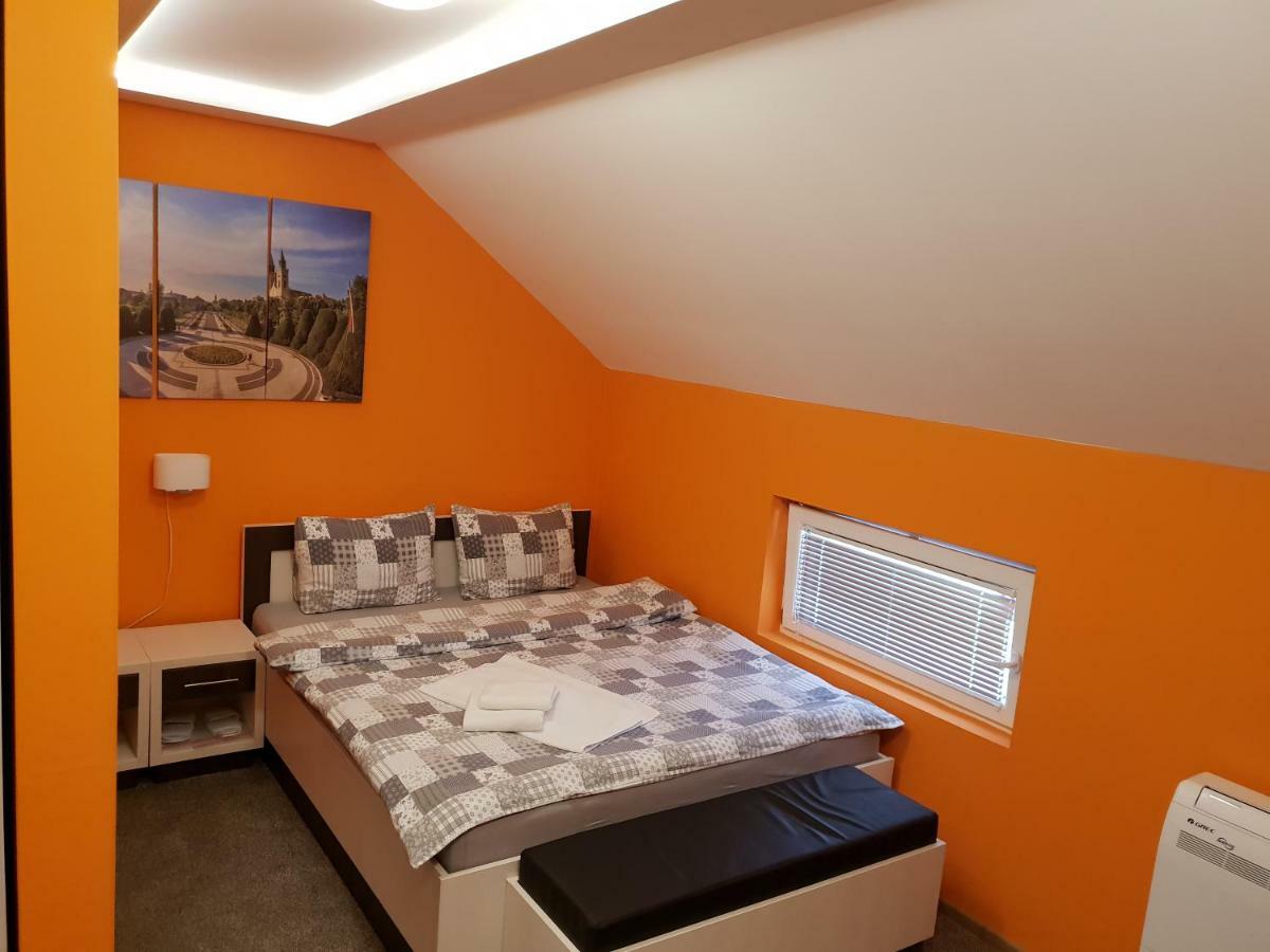 Oldbrick Pub Hotell Sombor Eksteriør bilde