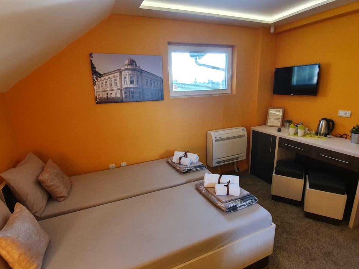 Oldbrick Pub Hotell Sombor Eksteriør bilde