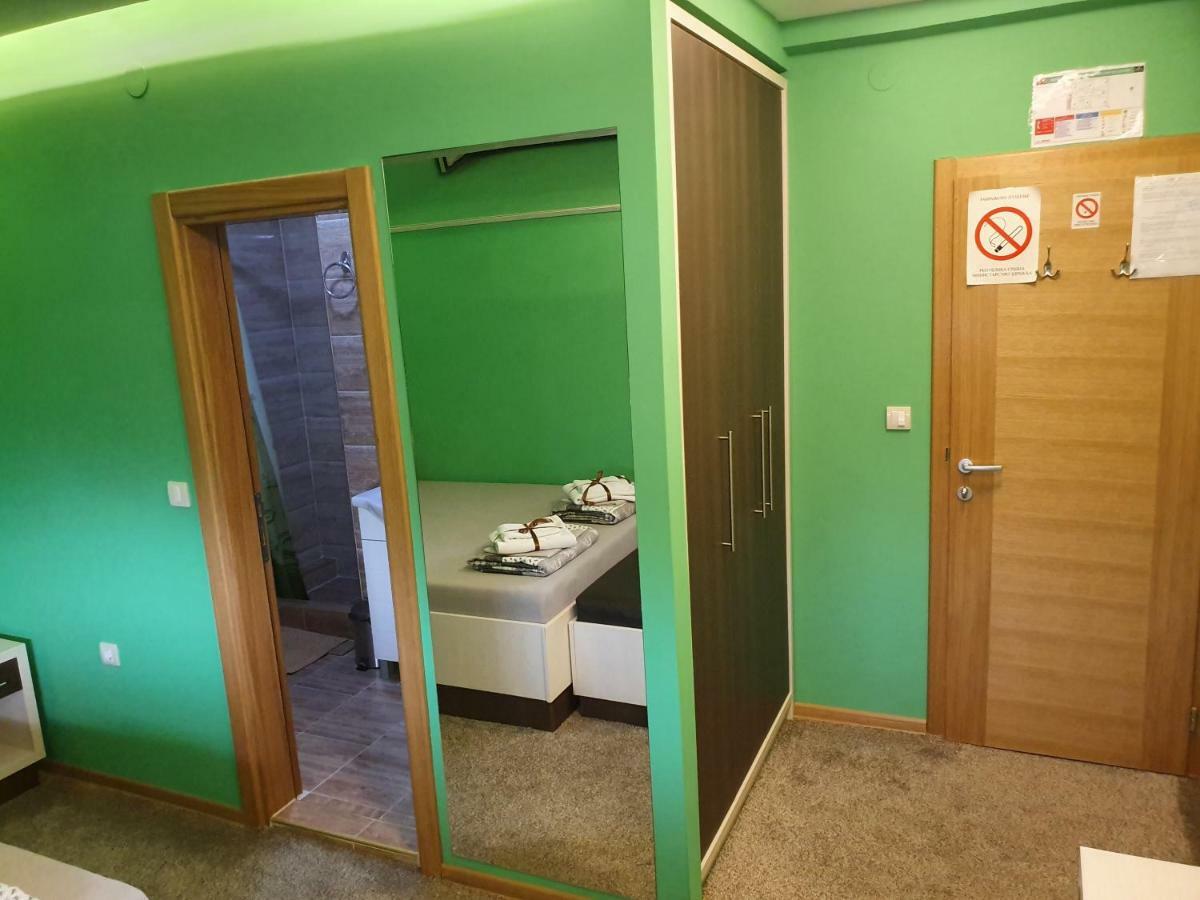 Oldbrick Pub Hotell Sombor Eksteriør bilde