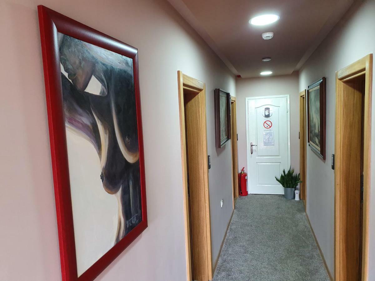 Oldbrick Pub Hotell Sombor Eksteriør bilde