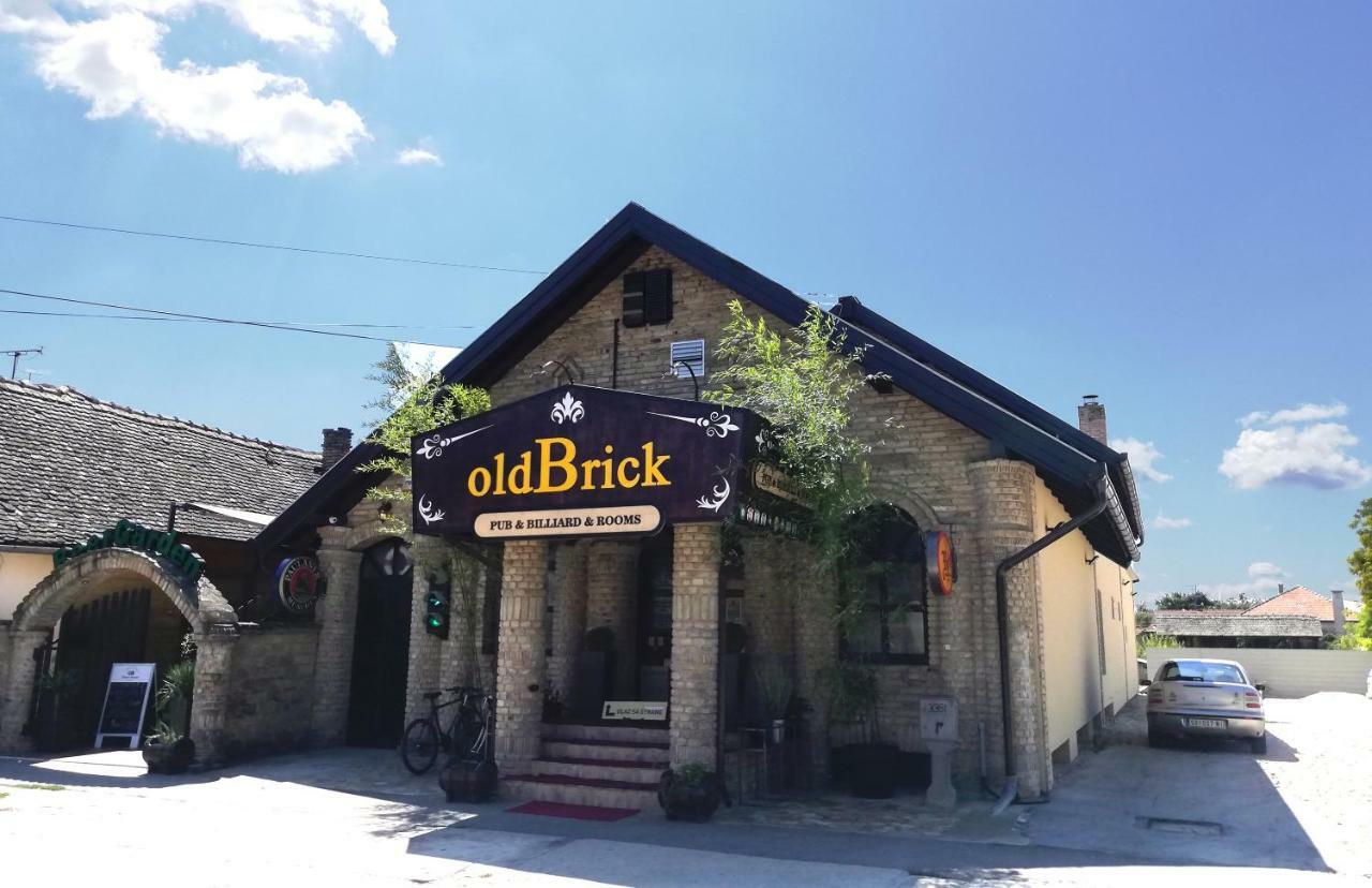 Oldbrick Pub Hotell Sombor Eksteriør bilde