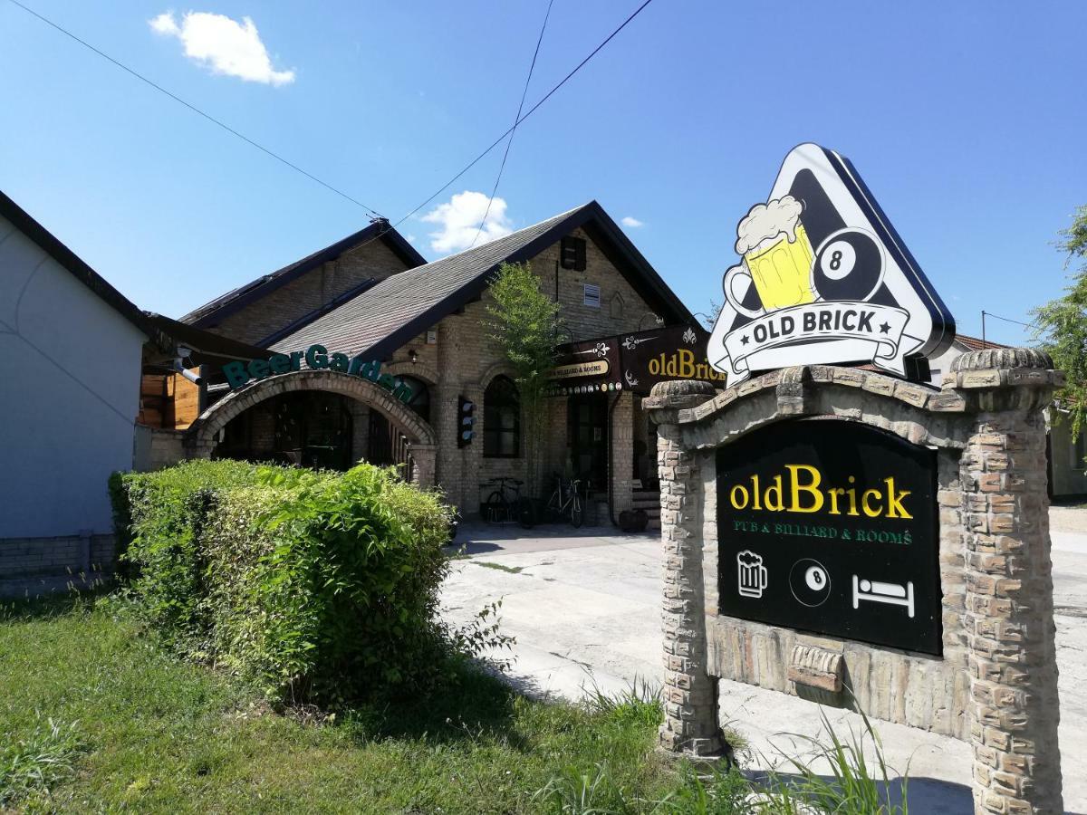Oldbrick Pub Hotell Sombor Eksteriør bilde